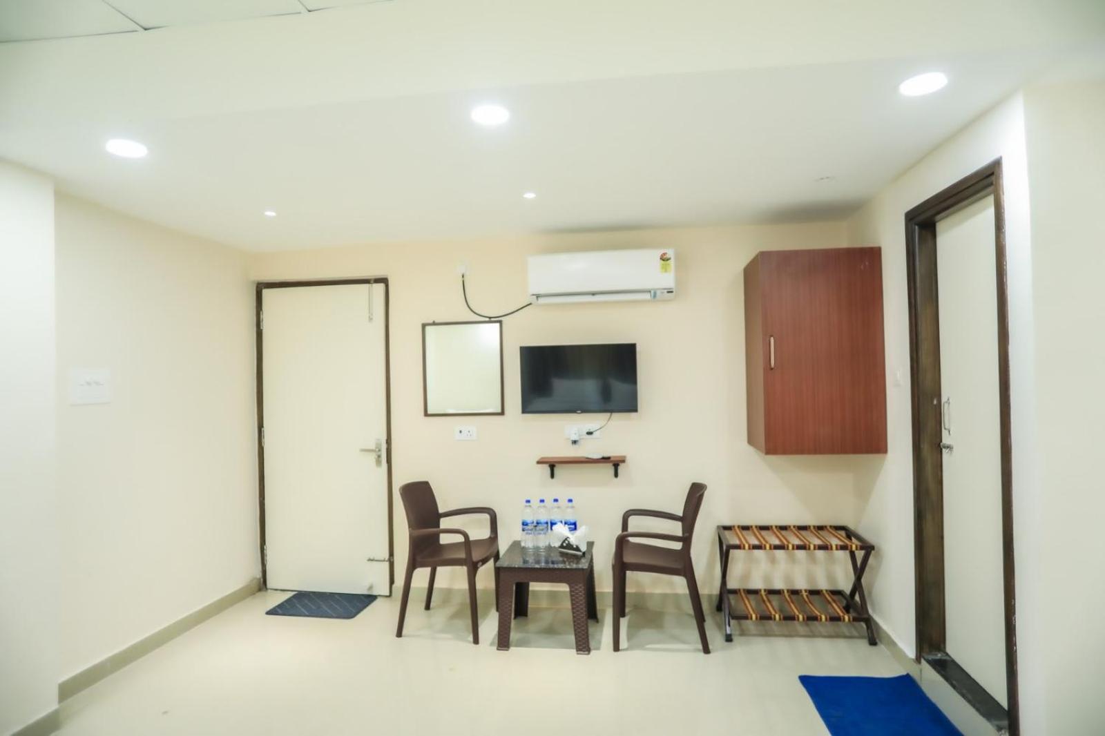 Pretty Garden View Apartment 3Bhk Furnished Flat Near Kashi Vishwanath Temple Váránaszi Kültér fotó